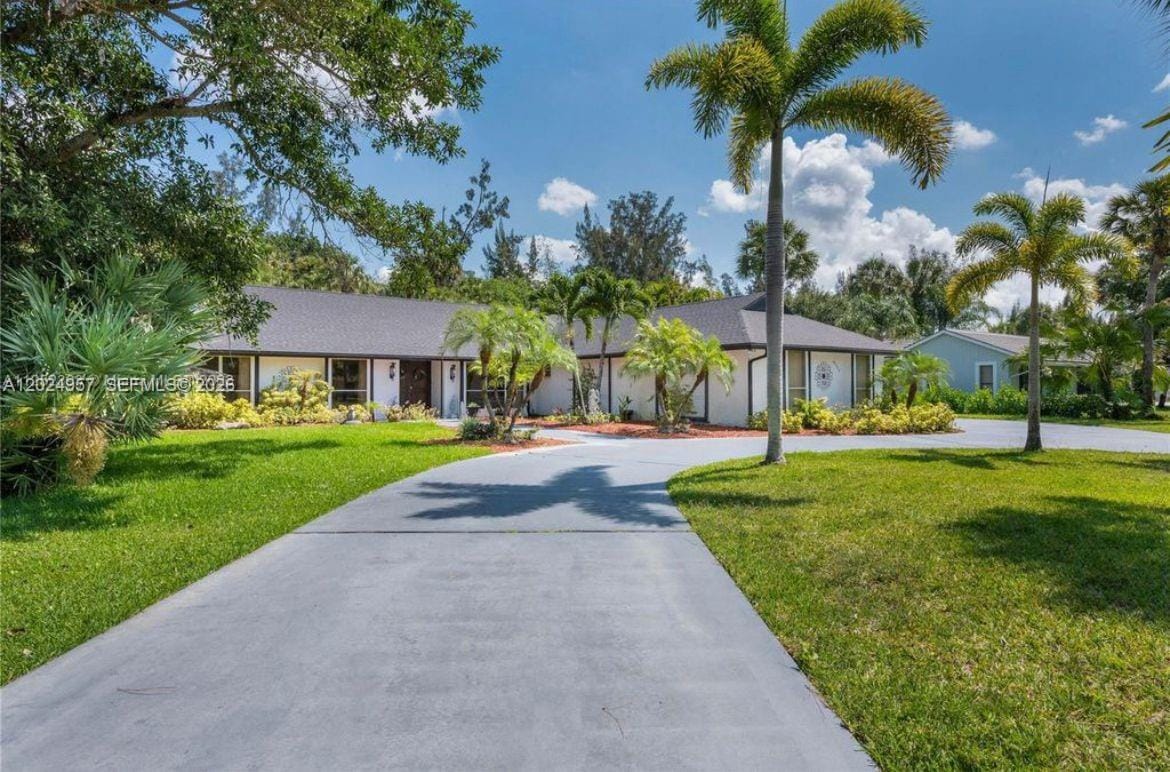 13353 Doubletree Circle, Wellington, FL 33414 photo 2