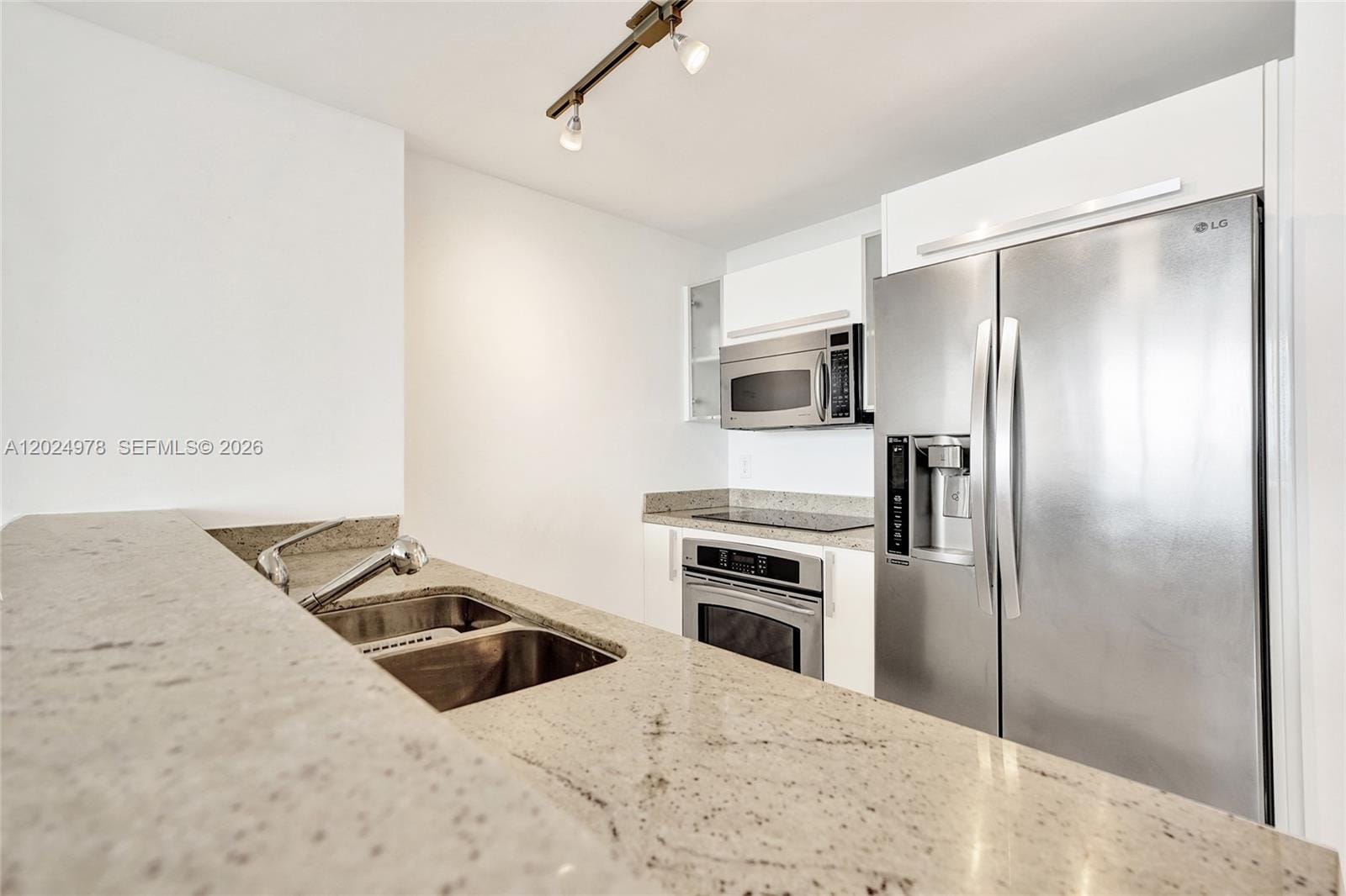 601 NE 36th Street 1508, Miami, FL 33137 photo 17
