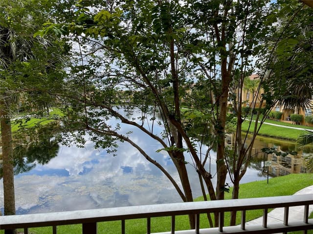 150 NW 96th Avenue 9207, Pembroke Pines, FL 33024