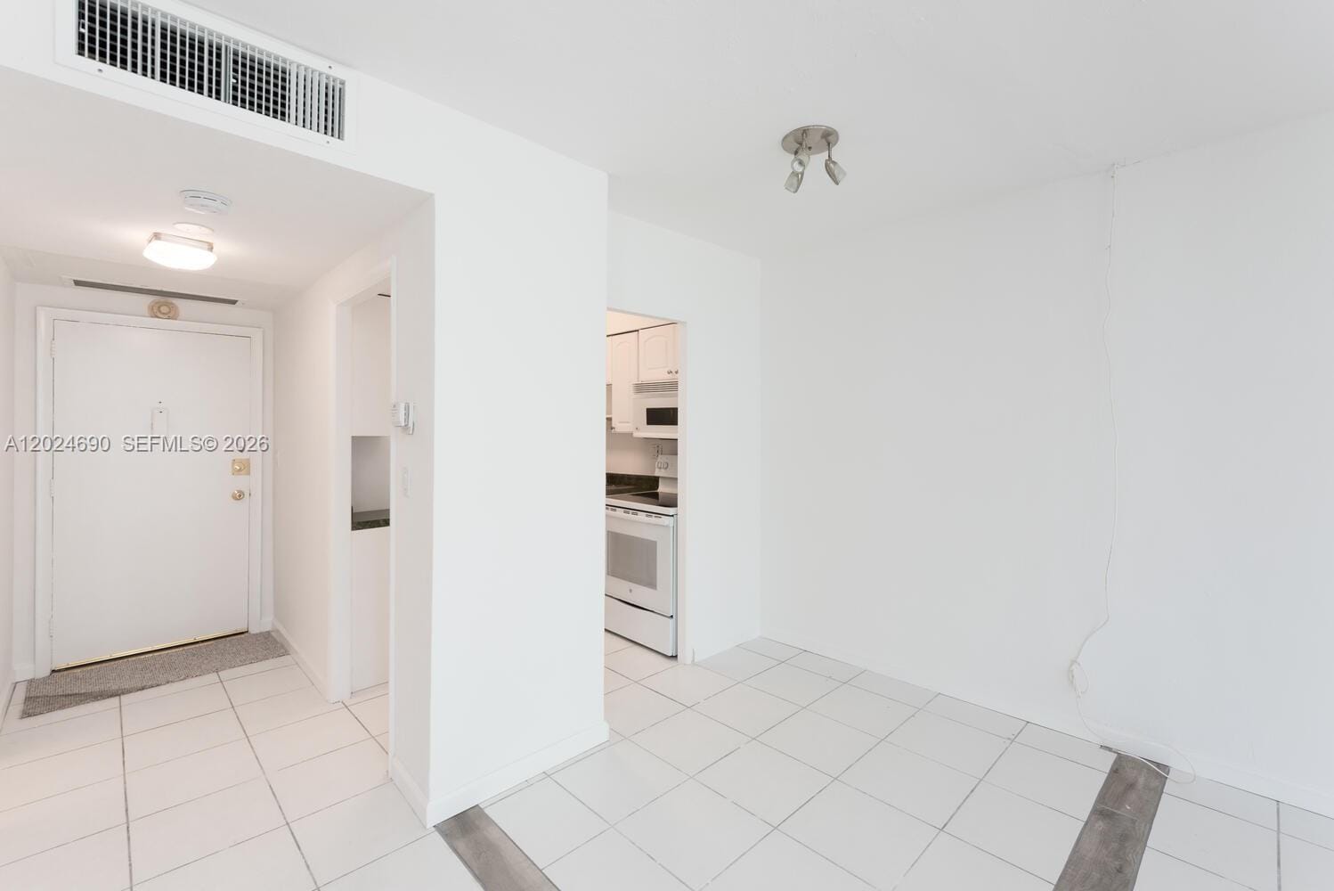 1408 Brickell Bay Drive 1116 — photo 7