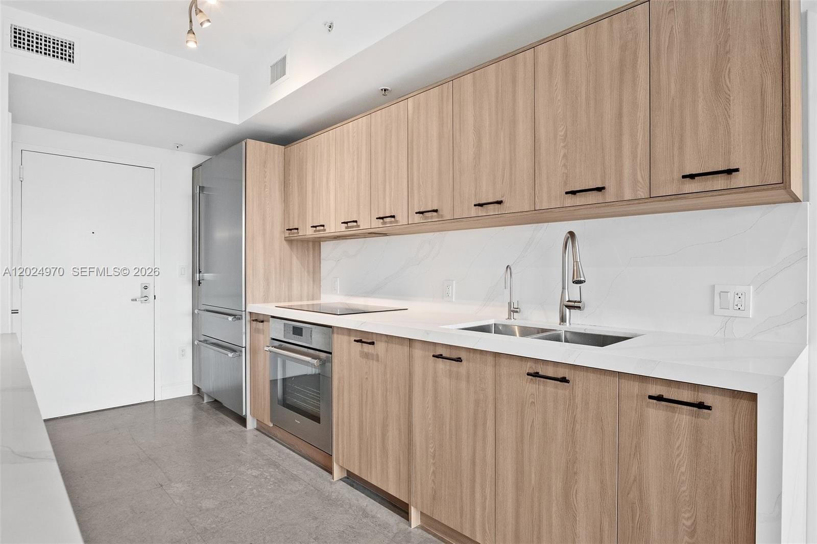 90 SW 3rd Street 3810, Miami, FL 33130 photo 17