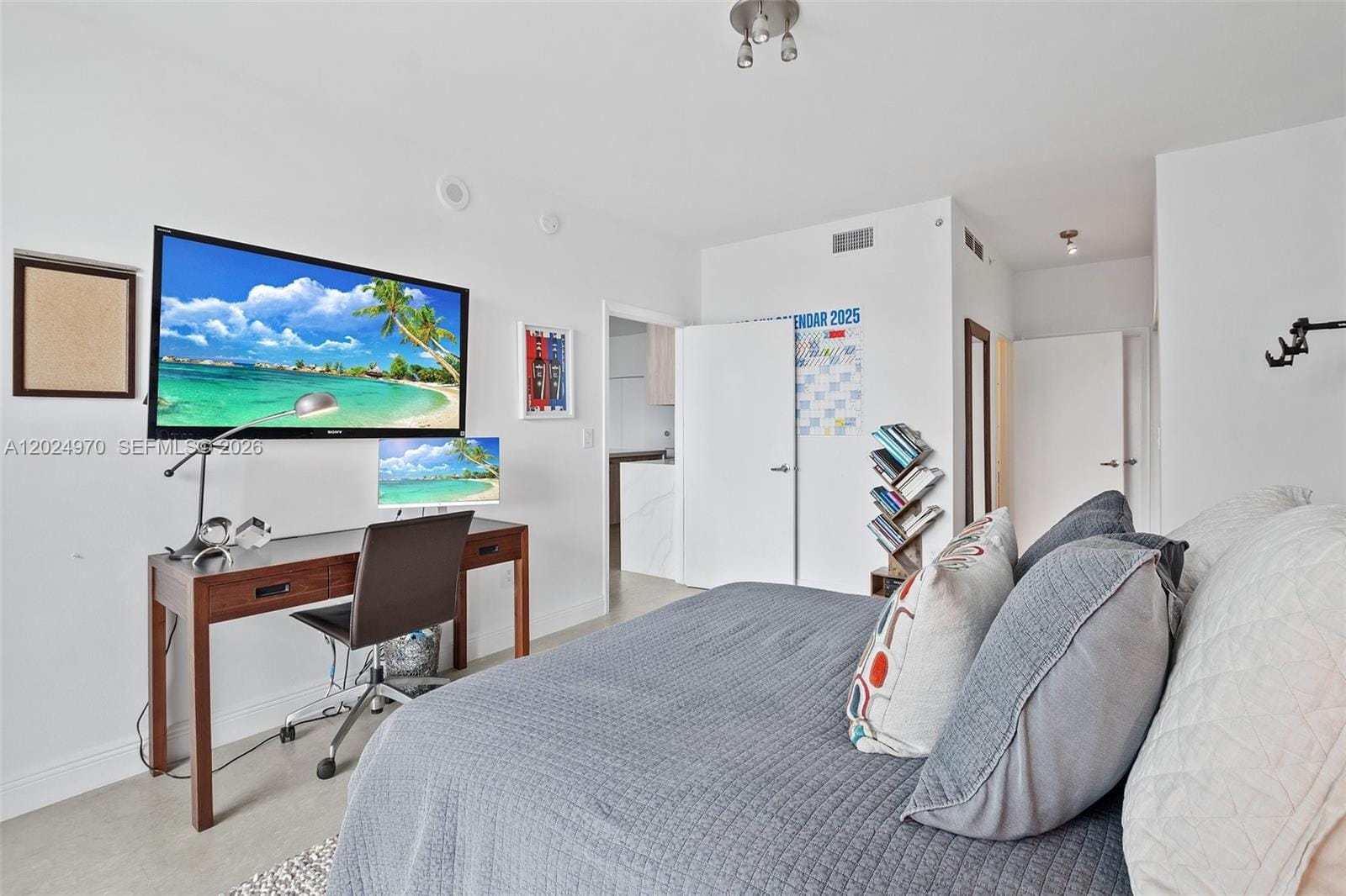 90 SW 3rd Street 3810, Miami, FL 33130 photo 28