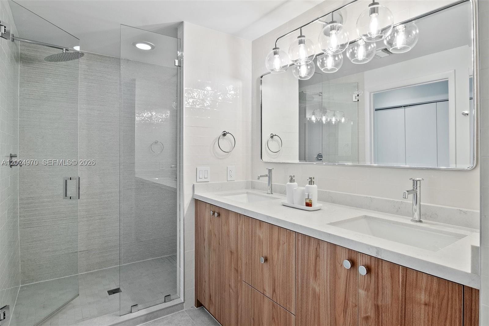 90 SW 3rd Street 3810, Miami, FL 33130 photo 29
