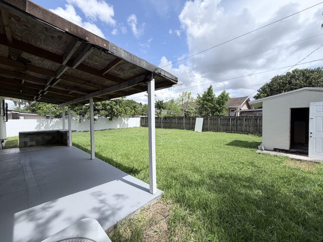 639 SW 3rd Terrace — photo 11