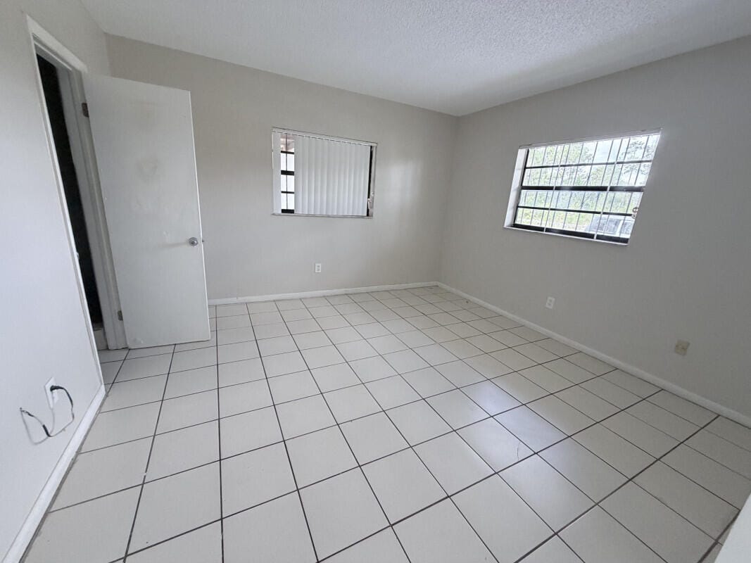 639 SW 3rd Terrace — photo 5