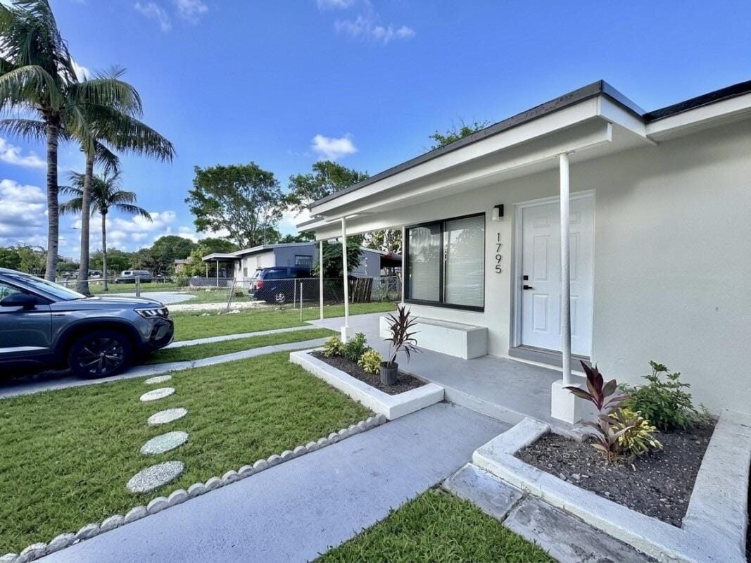 1795 Lauderdale Manor Drive — photo 2