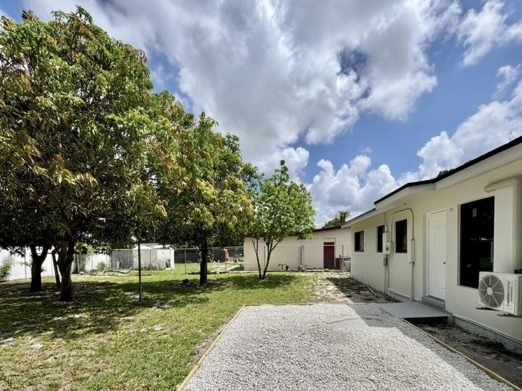 1795 Lauderdale Manor Drive, Fort Lauderdale, FL 33311 photo 24