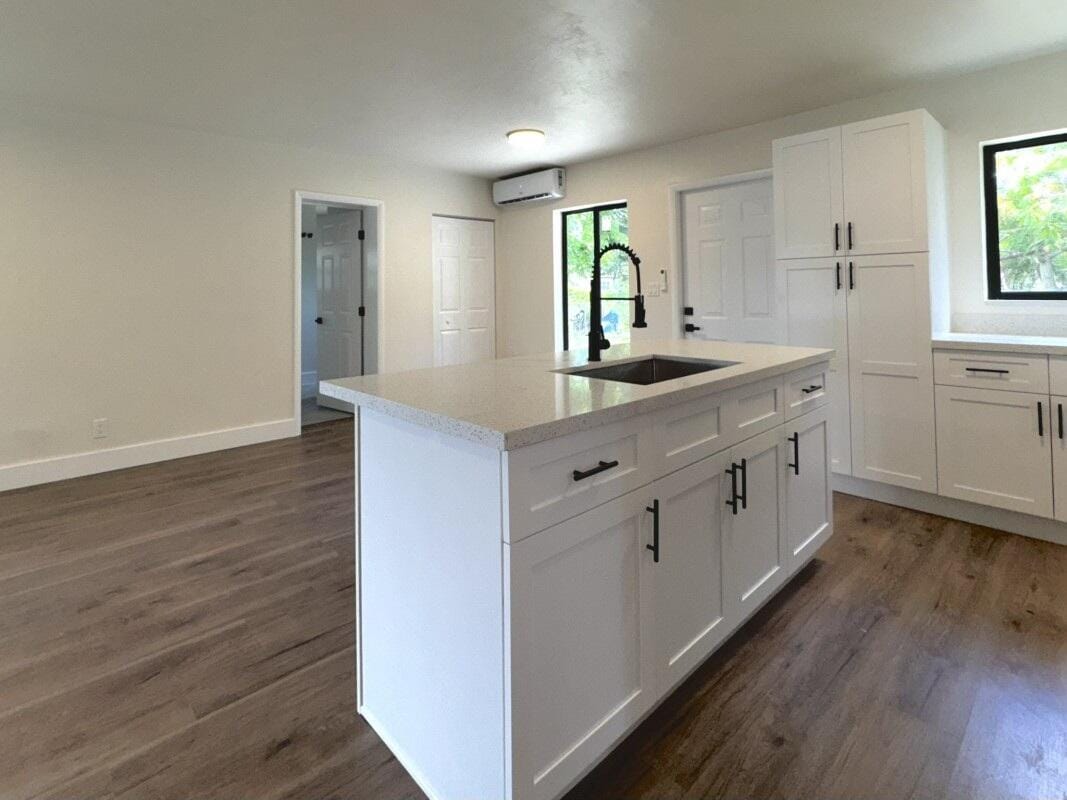 1795 Lauderdale Manor Drive — photo 6