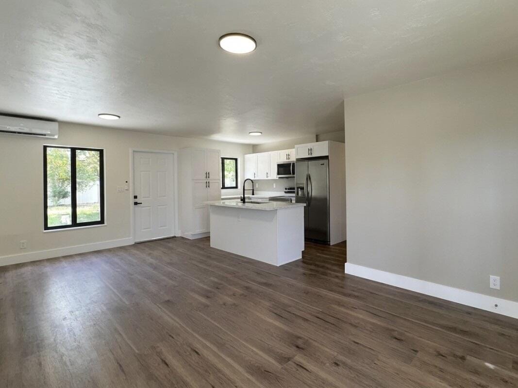 1795 Lauderdale Manor Drive — photo 8