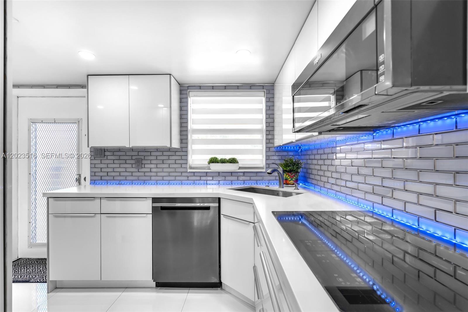 8881 Sunrise Lakes Boulevard 206, Sunrise, FL 33322, Sunrise