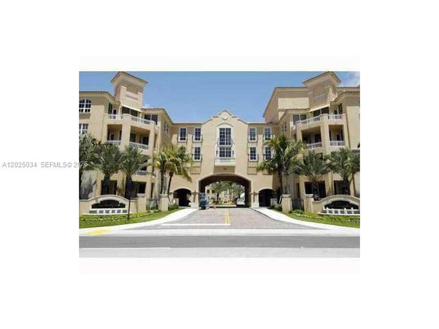 3001 NE 185 Street 624, Aventura, FL 33180