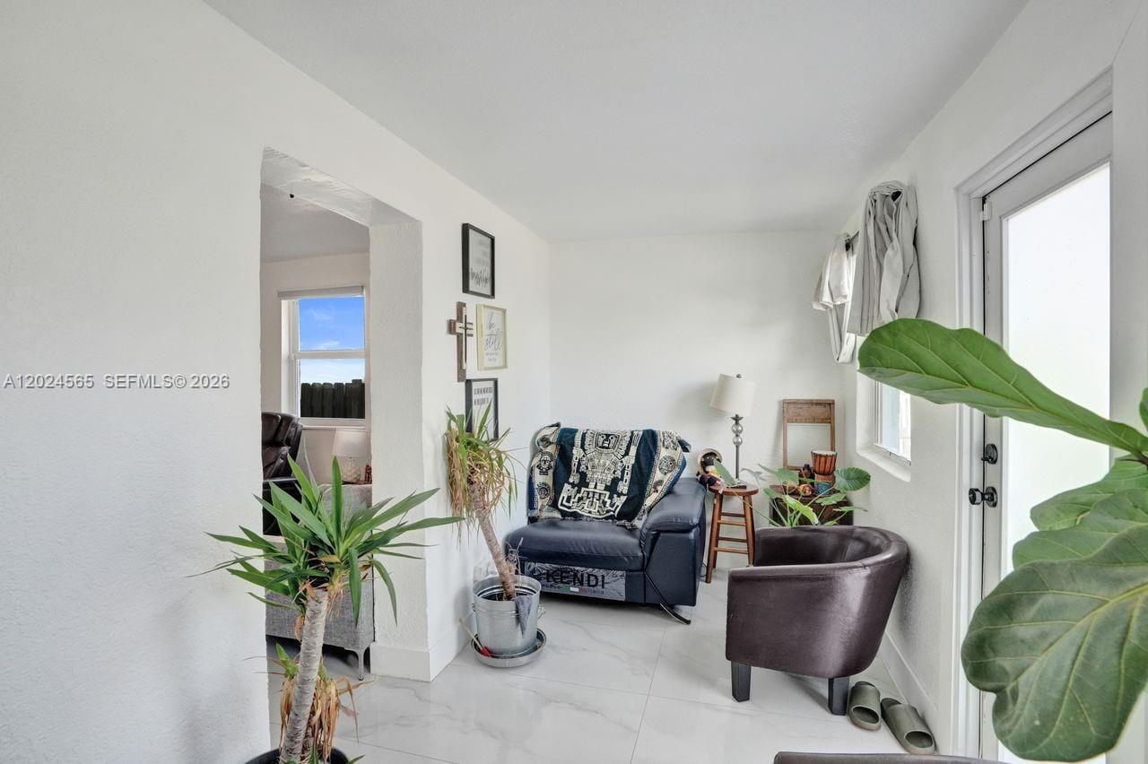 2220 Hope Street — photo 3
