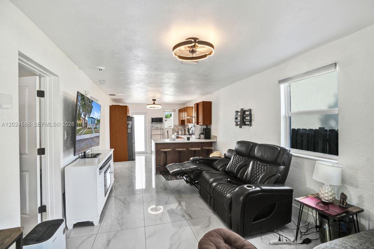 2220 Hope Street — photo 4