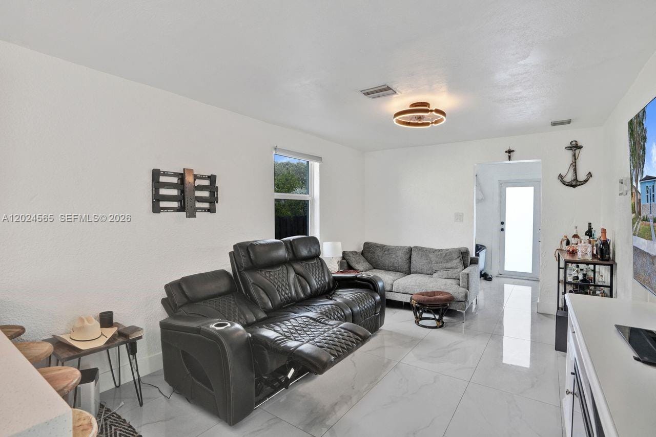 2220 Hope Street — photo 5