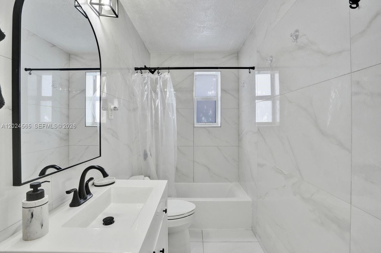 2220 Hope Street — photo 10