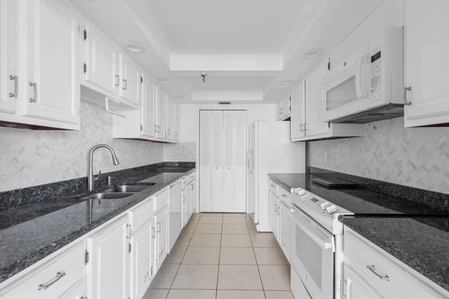 859 Jeffery Street 312, Boca Raton, FL 33487