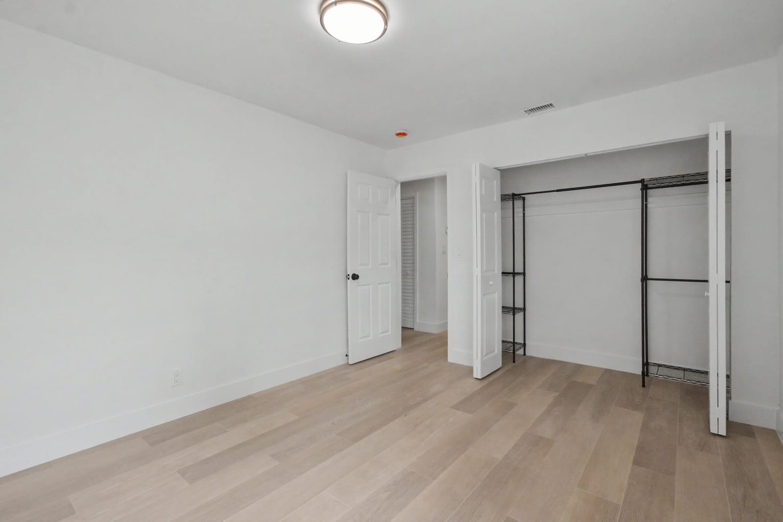 411b NE 57th Court — photo 6