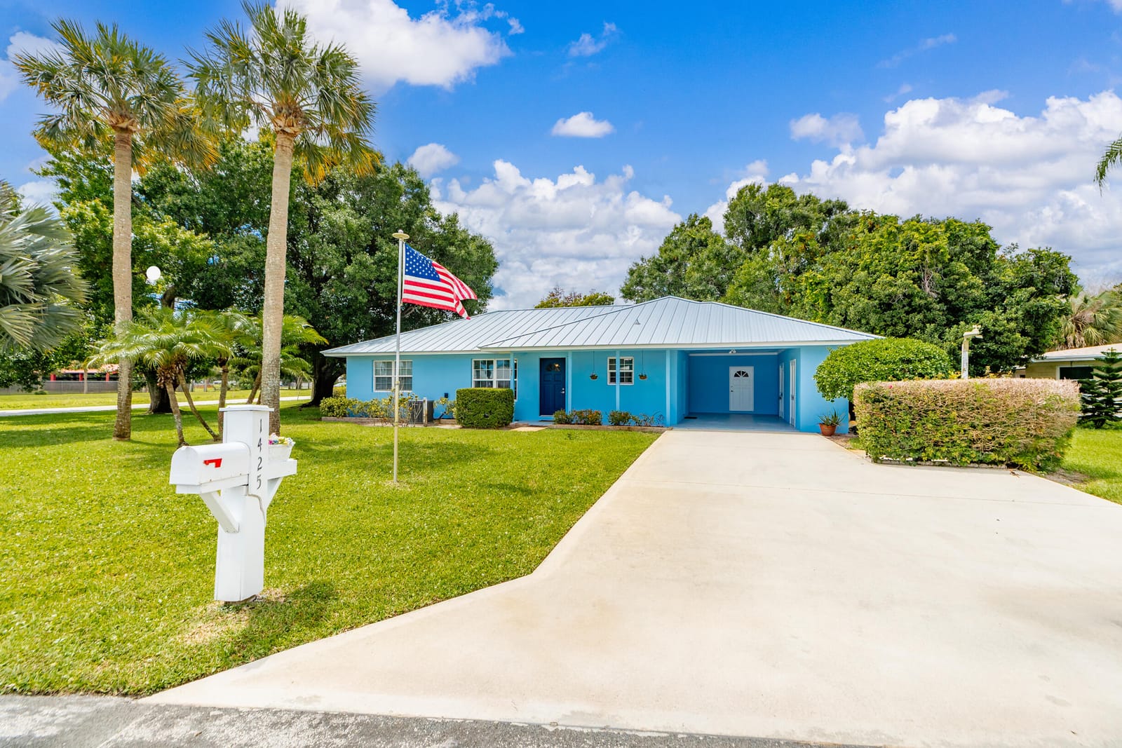1425 20th Avenue, Vero Beach, FL 32960 photo 2