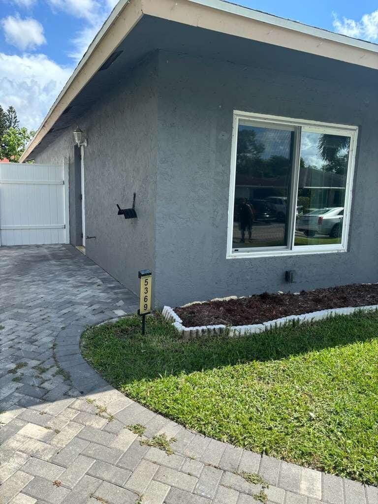 5369 Gene Circle — photo 3