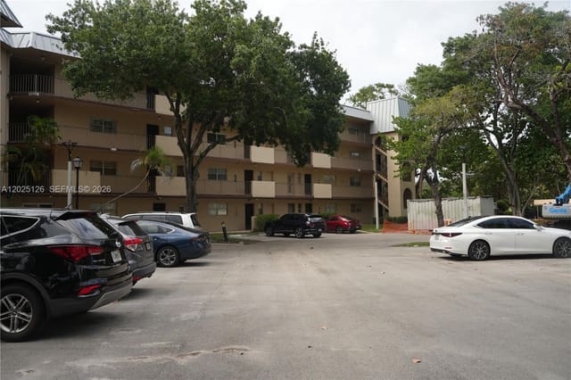 6001 N Falls Cir Drive 203, Lauderhill, FL 33319