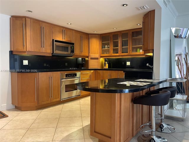 199 Ocean Lane Drive 413, Key Biscayne, FL 33149