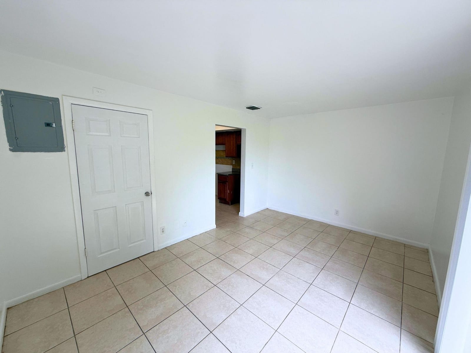 4100 NW 16th Avenue 31 — photo 3