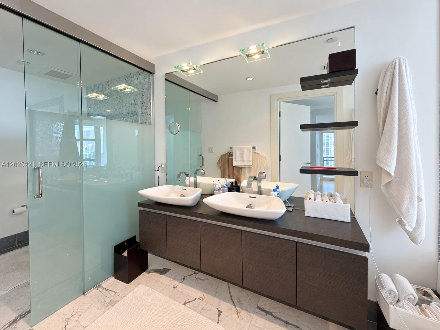 200 Biscayne Boulevard Way 4104, Miami, FL 33131 photo 13