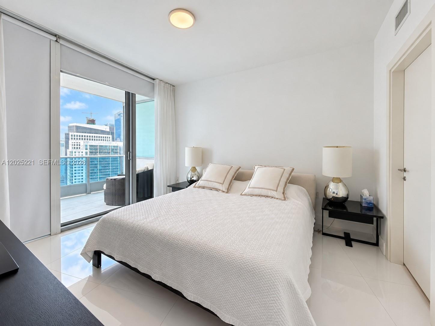200 Biscayne Boulevard Way 4104, Miami, FL 33131 photo 15