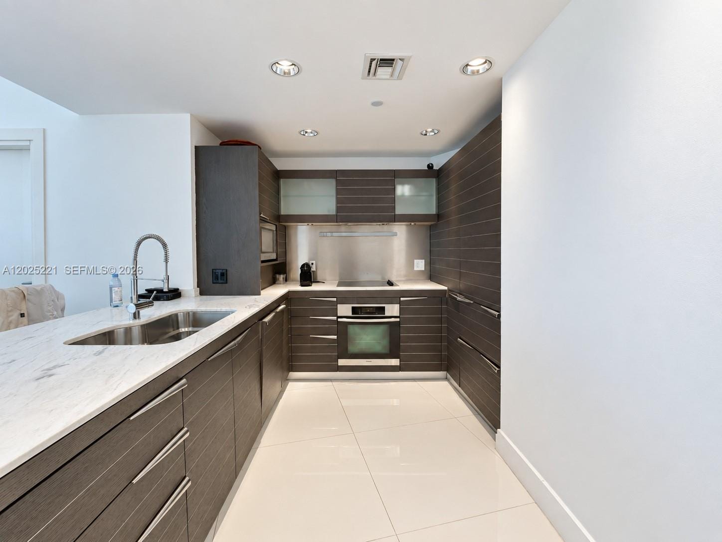 200 Biscayne Boulevard Way 4104, Miami, FL 33131 photo 4