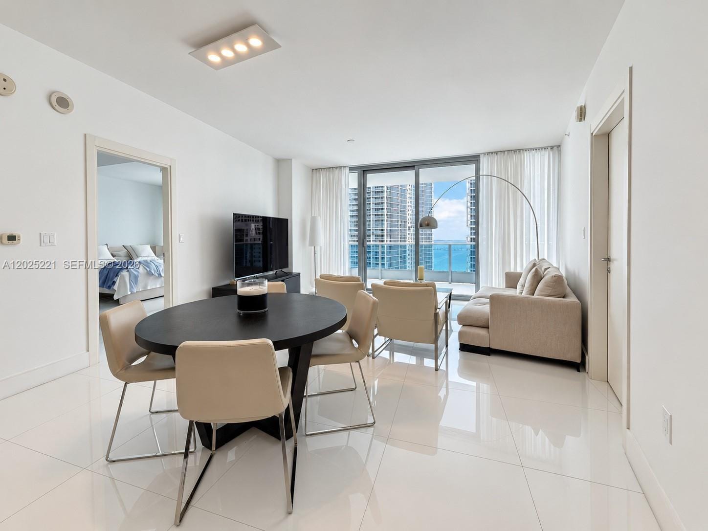 200 Biscayne Boulevard Way 4104, Miami, FL 33131 photo 6
