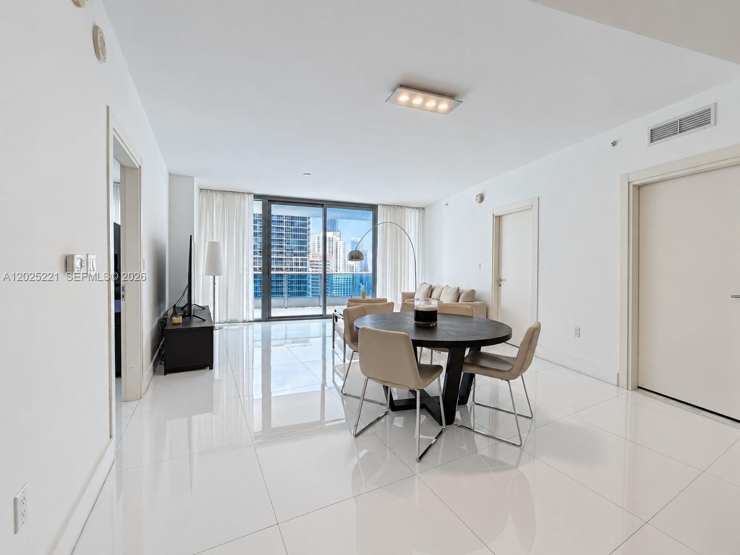 200 Biscayne Boulevard Way 4104, Miami, FL 33131 photo 8