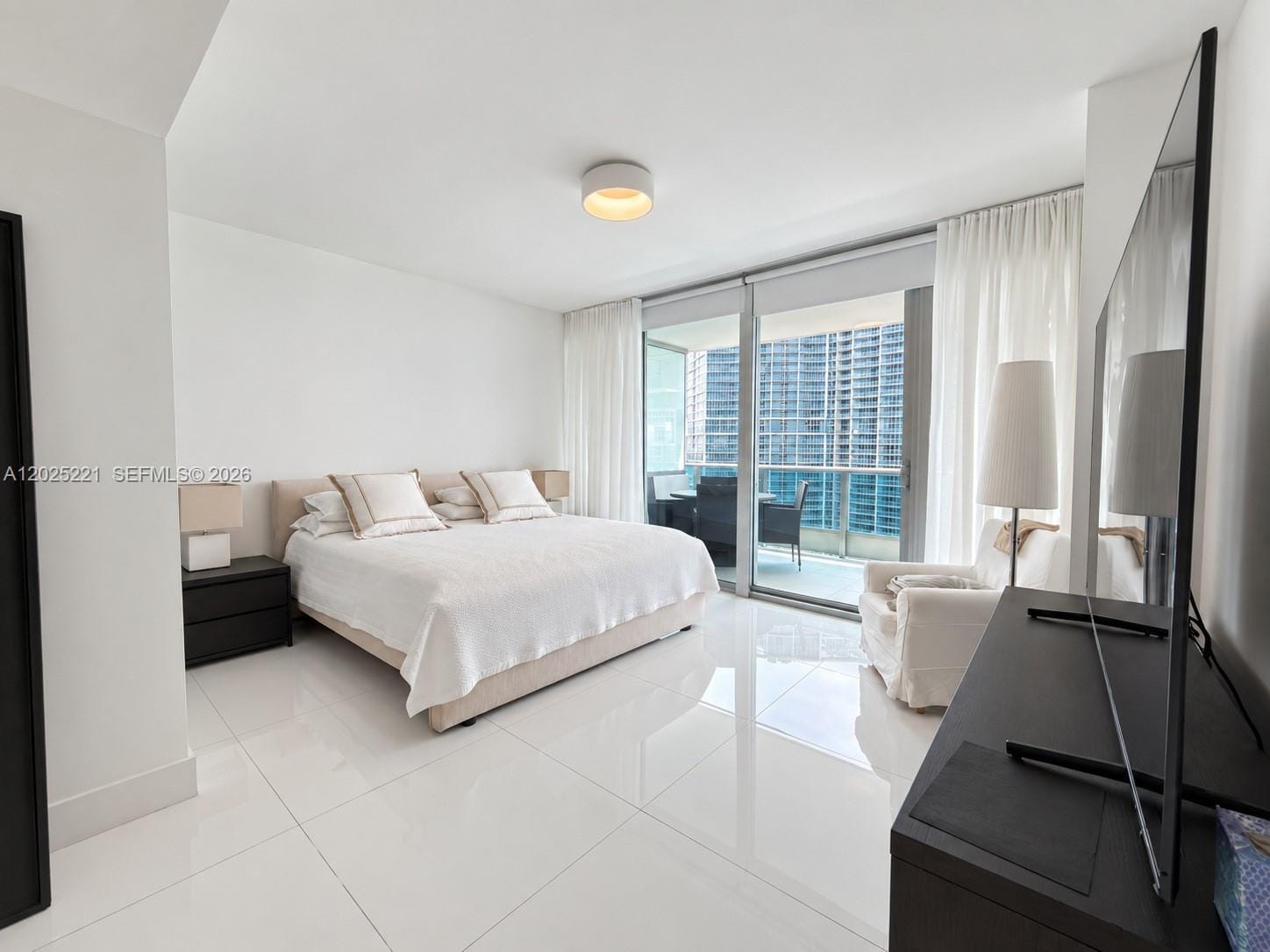 200 Biscayne Boulevard Way 4104, Miami, FL 33131 photo 9