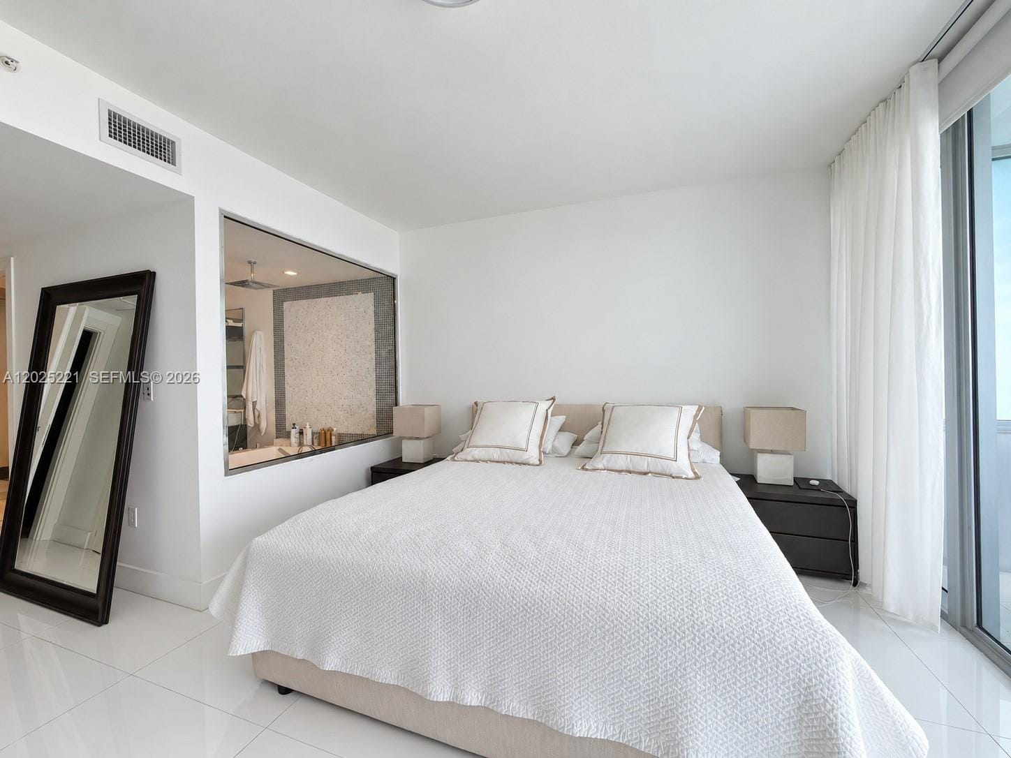 200 Biscayne Boulevard Way 4104, Miami, FL 33131 photo 10
