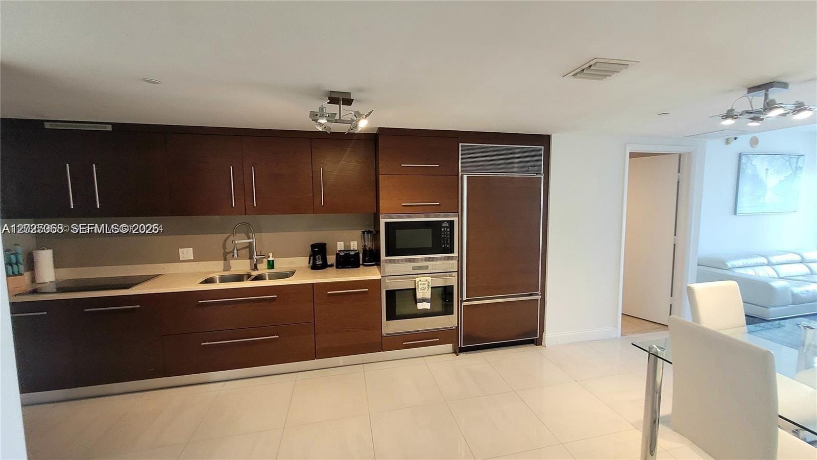 485 Brickell Avenue 2311, Miami, FL 33131 photo 4