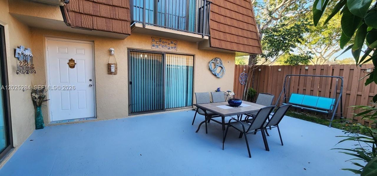 2556 Lakeview Court — photo 3