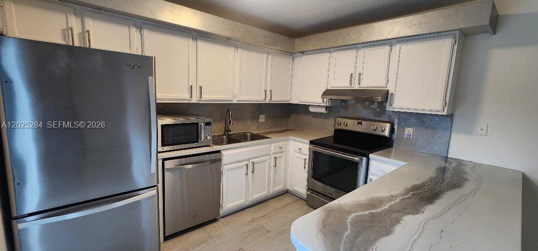 2556 Lakeview Court — photo 4