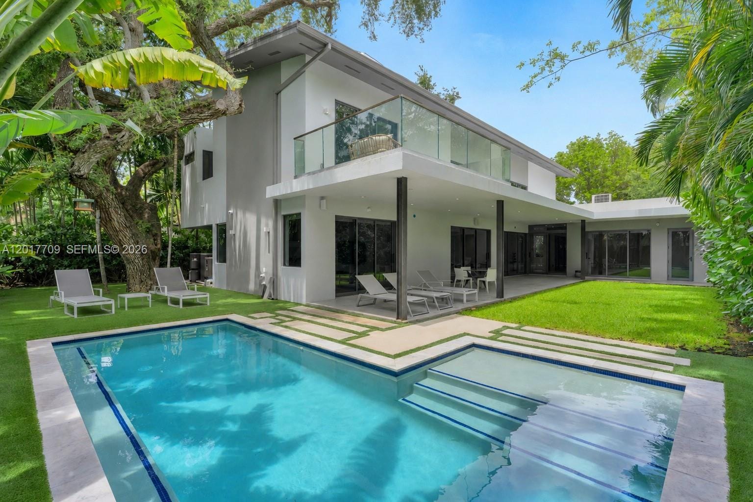 10 Samana Drive — photo 1
