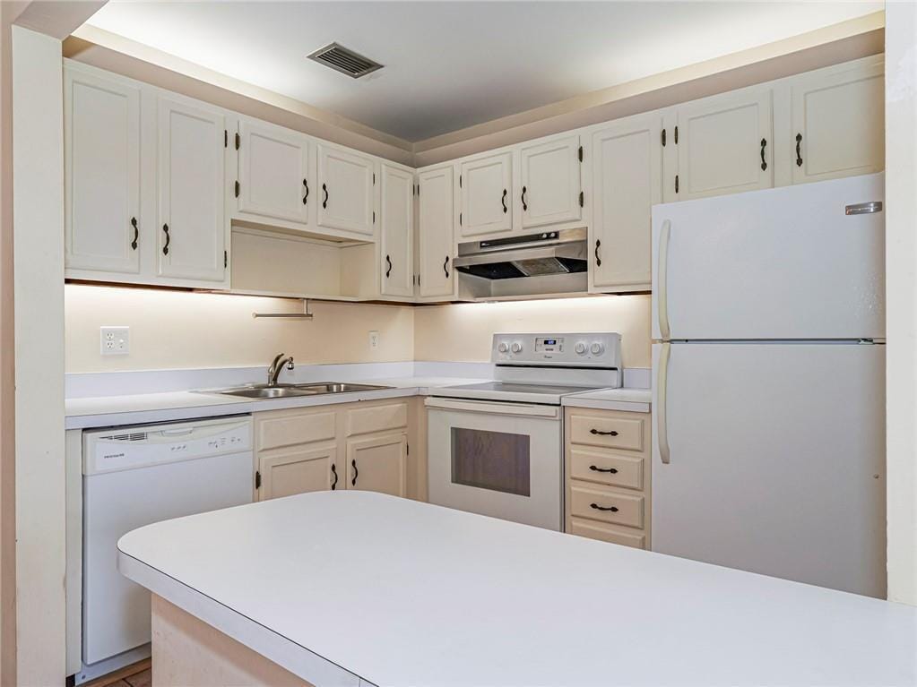 76 Royal Oak Drive 104, Vero Beach, FL 32962 photo 11