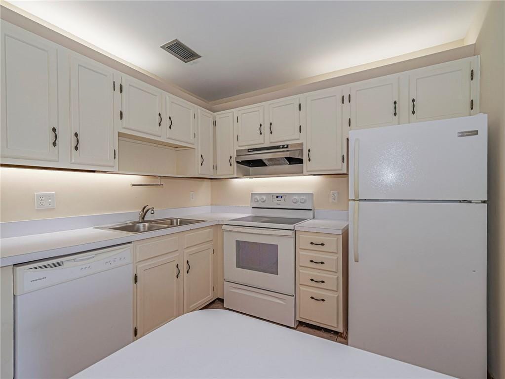 76 Royal Oak Drive 104, Vero Beach, FL 32962 photo 12