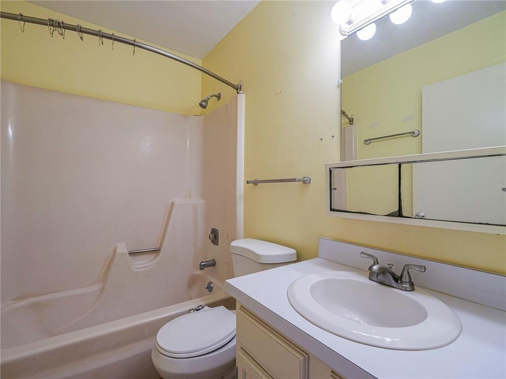 76 Royal Oak Drive 104, Vero Beach, FL 32962 photo 14