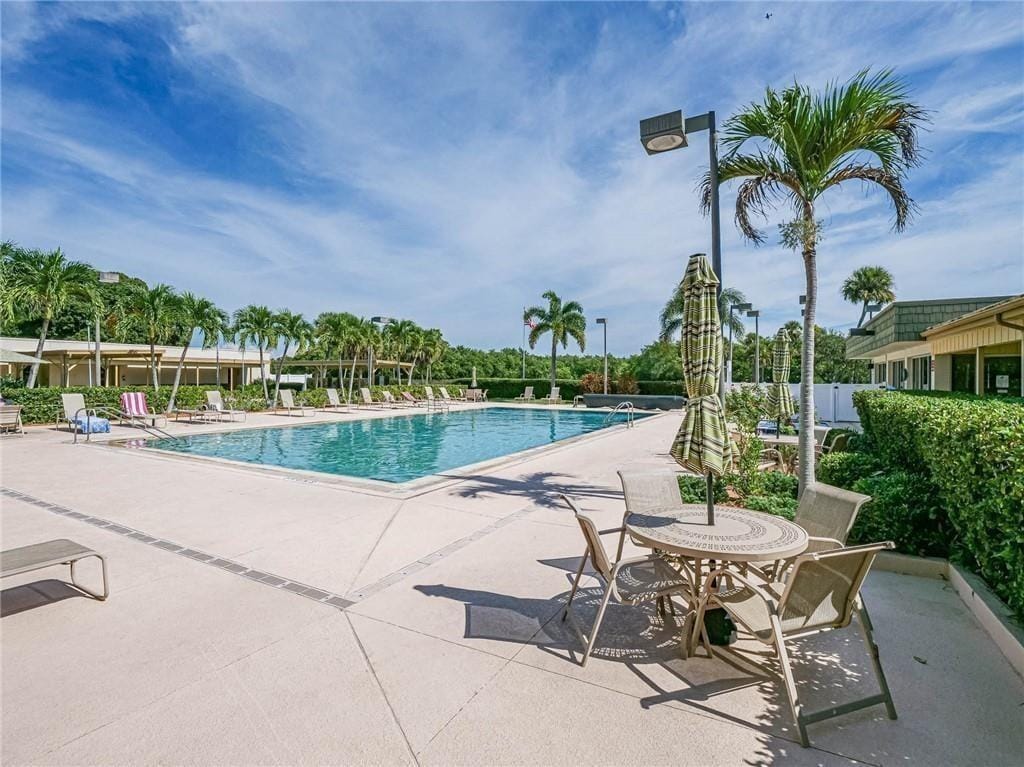 76 Royal Oak Drive 104, Vero Beach, FL 32962 photo 26