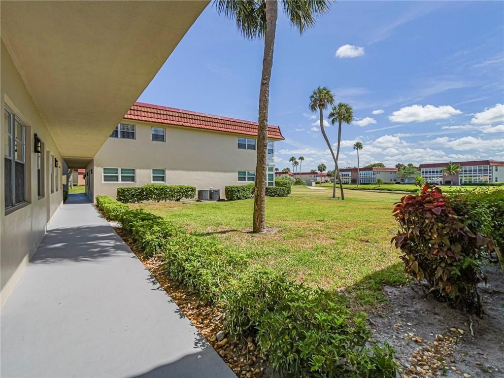 76 Royal Oak Drive 104, Vero Beach, FL 32962 photo 4