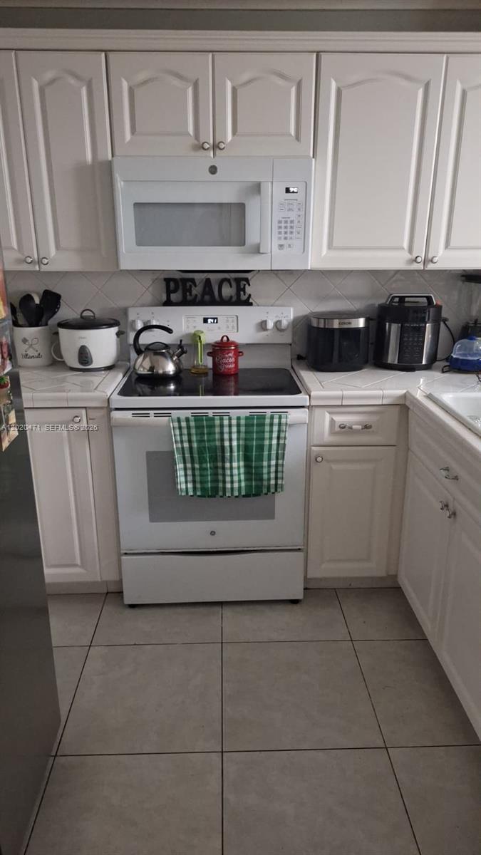 655 W 68th Street 4, Hialeah, FL 33014, Hialeah