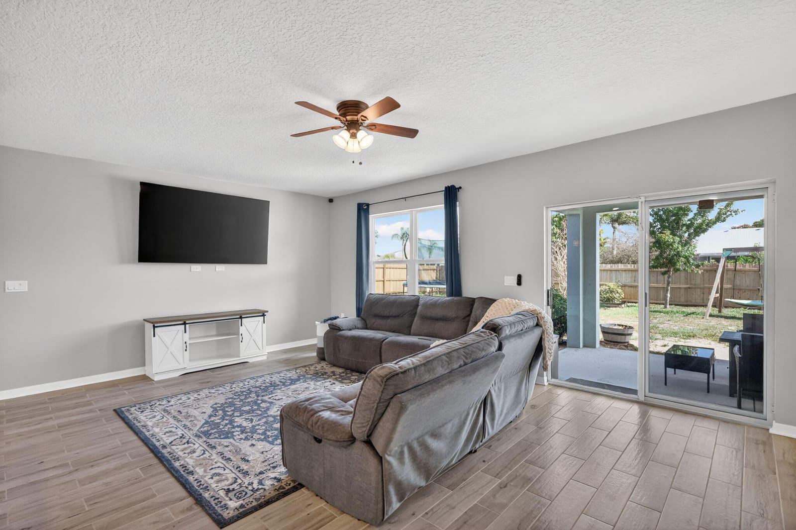 770 SW Saragossa Avenue — photo 3
