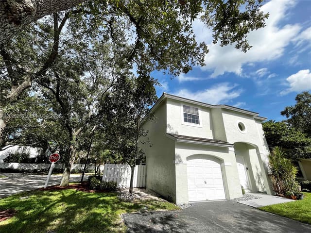 9832 NW 9th Court, Plantation, FL 33324