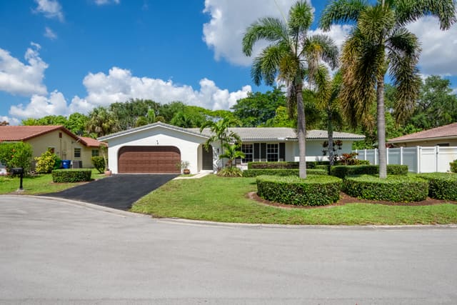 3844 NW 82nd Way, sold in Pine Glen, Coral Springs, FL