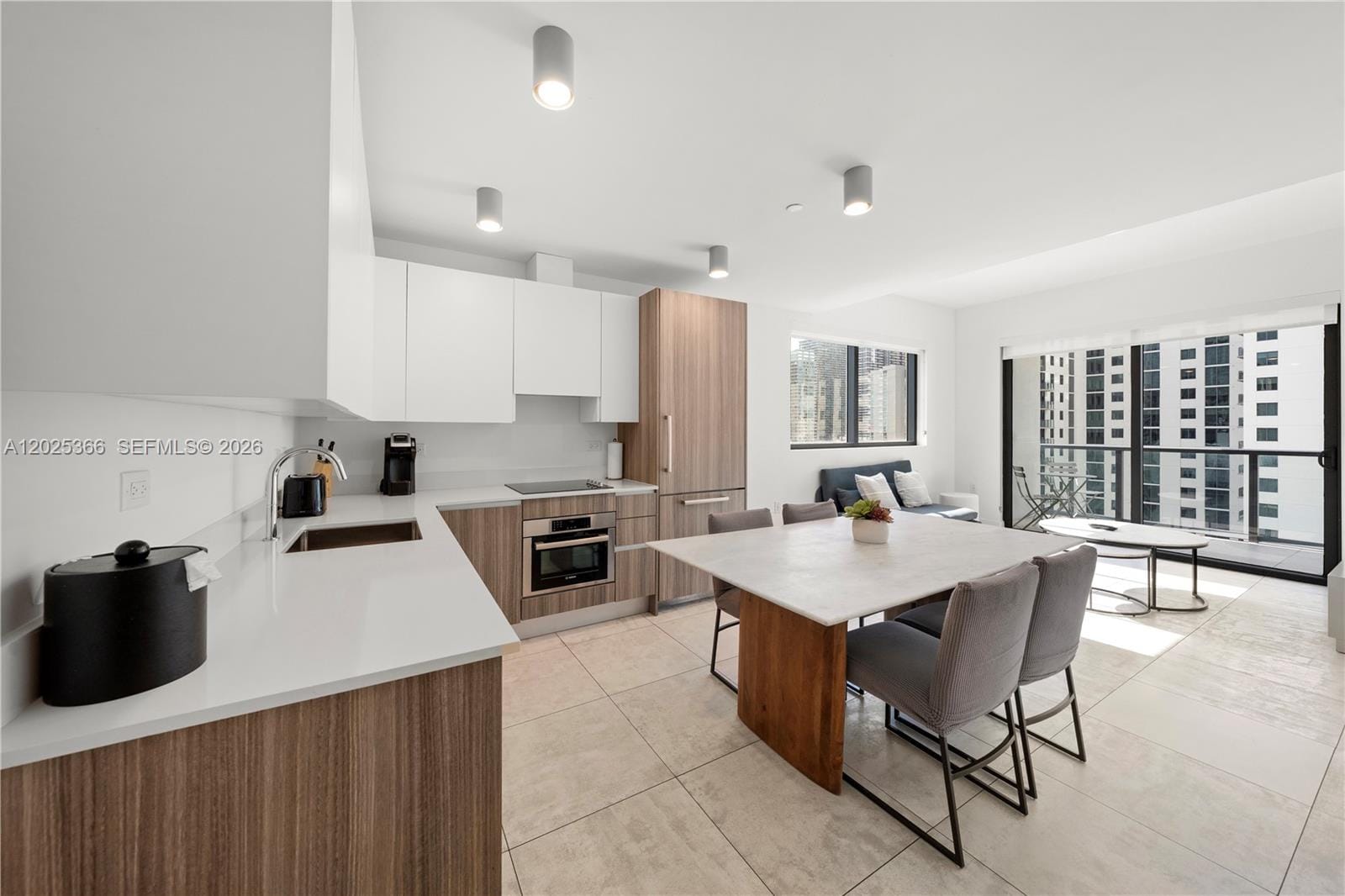 239 SW 9th Street 1701, Miami, FL 33130 photo 5