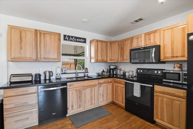 541 NE 58th Court, sold in Collier Estates 1st Add, Oakland Park, FL
