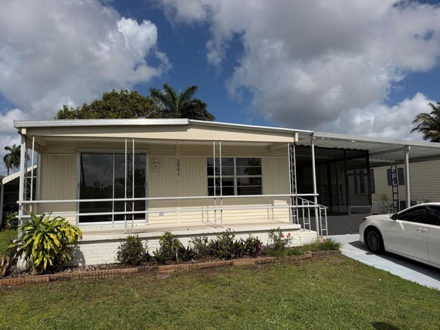 2041 SW 84th Avenue, Davie, FL 33324