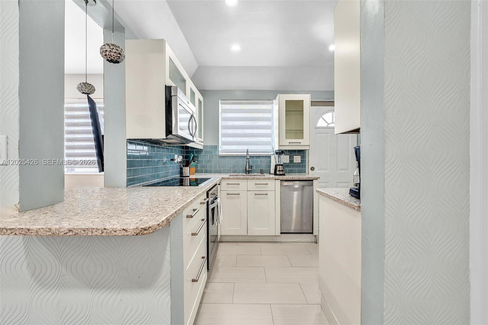 10004 E Bay Harbor Drive 3 — photo 8